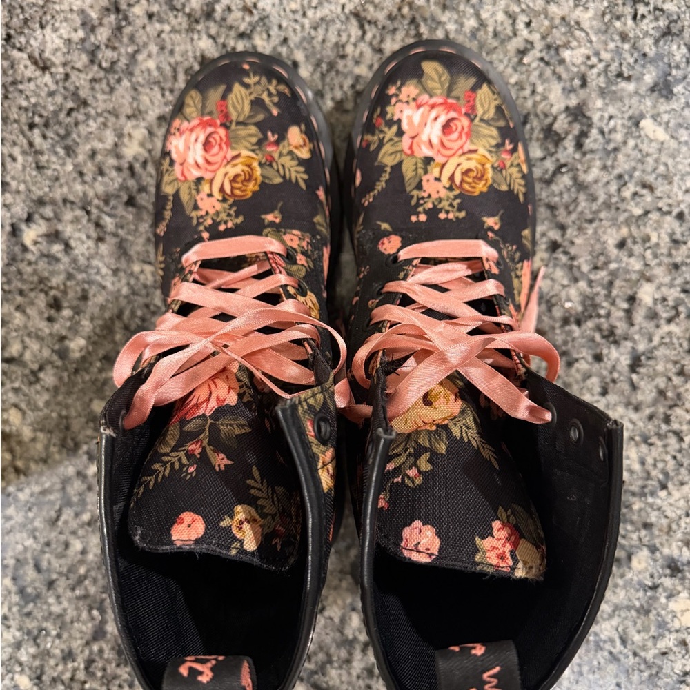 RARE Dr. Martens 1460 Victorian Floral boots- Women’s sz 9 - Picture 8 of 10